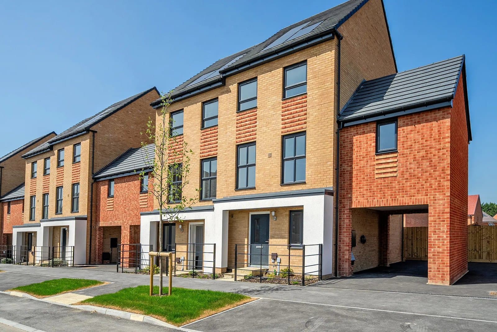 Abbey Fields, Abingdon Crane Avenue — exterior