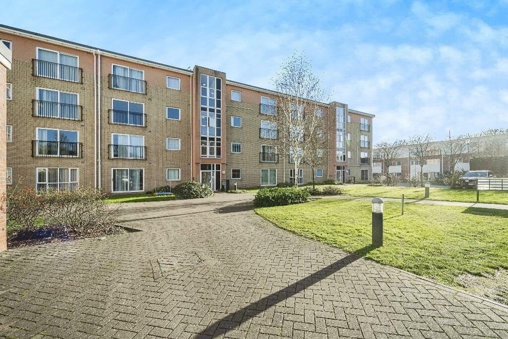 Avonmore Court, Walsall — exterior